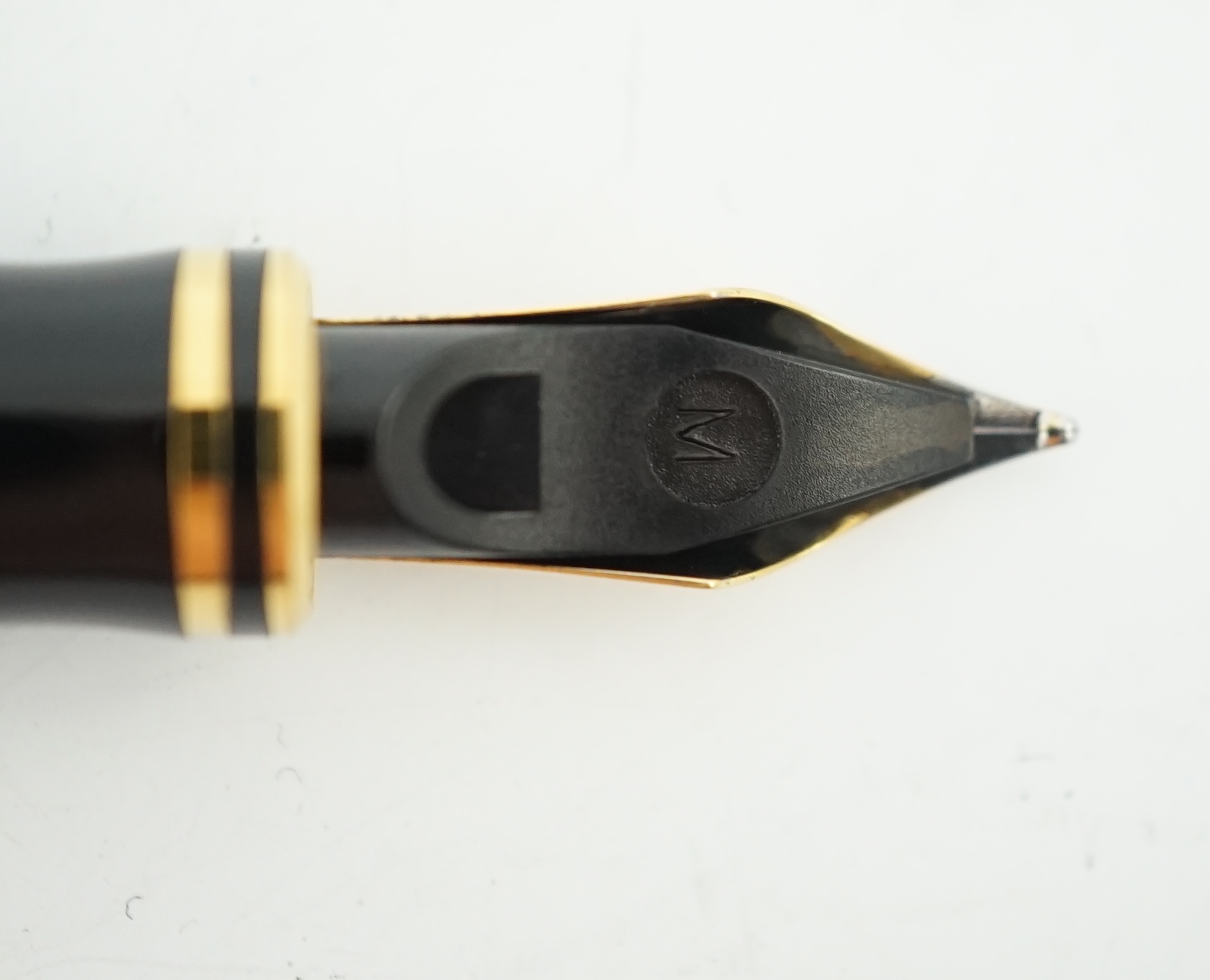 A Parker Duofold orange international fountain pen, in black case